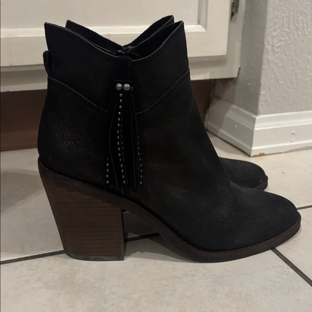Lucky Brand Women’s Black Leather Pavel Bootie, Size 9M